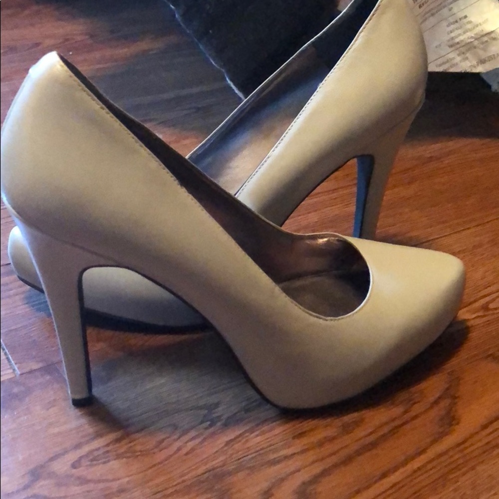 Heels size 7 1/2